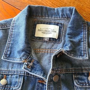Sz M Cropped Denim jacket elbow length sleeves